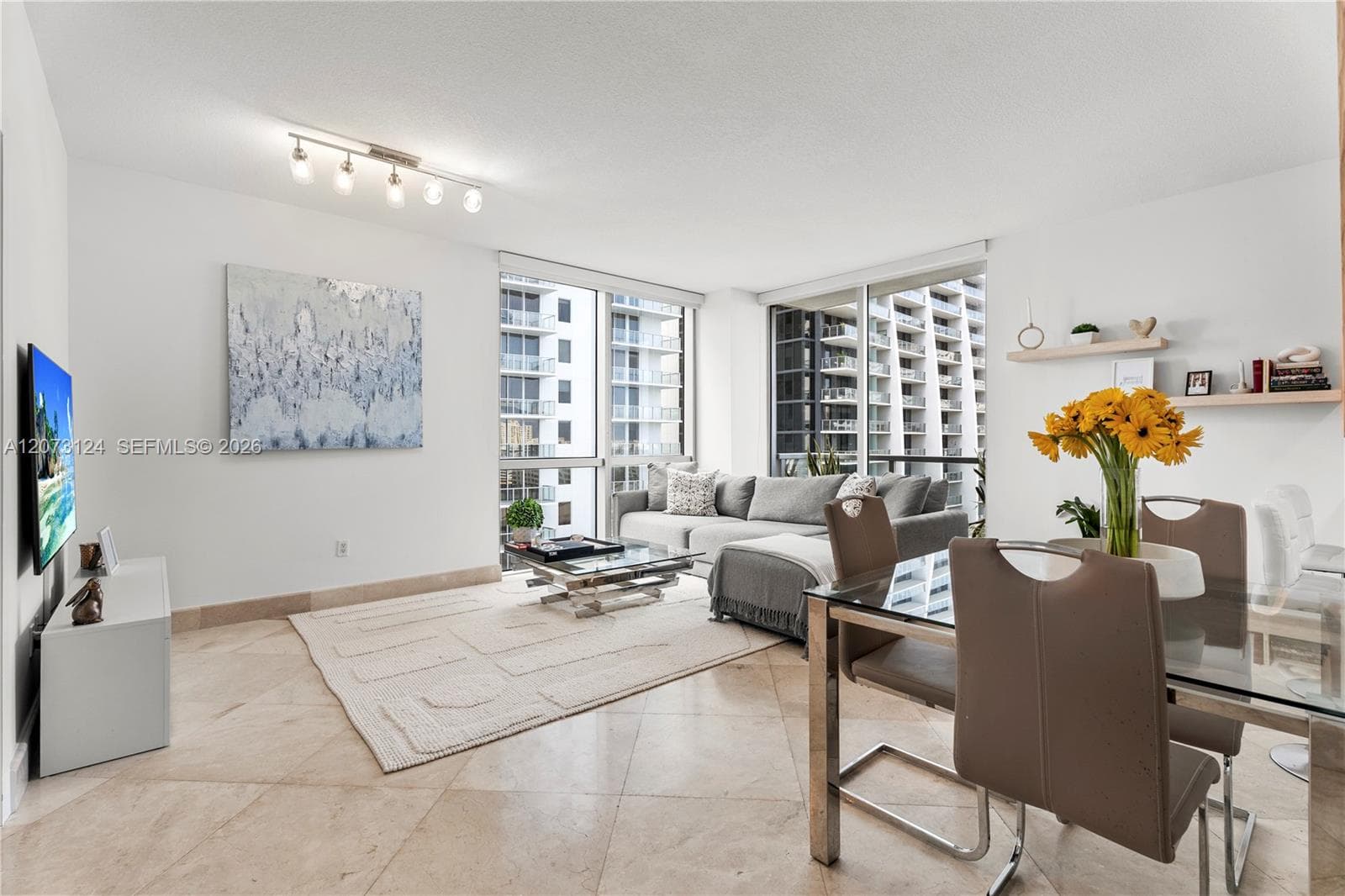 1060 Brickell Ave # 2117, Miami, FL 33131 photo 2