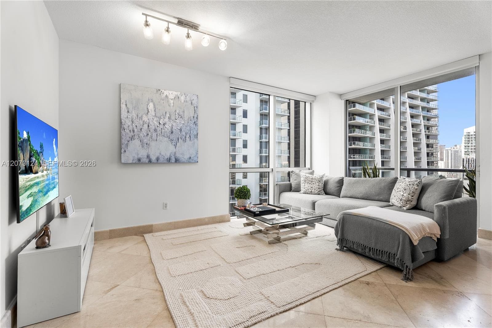 1060 Brickell Ave # 2117, Miami, FL 33131 photo 3