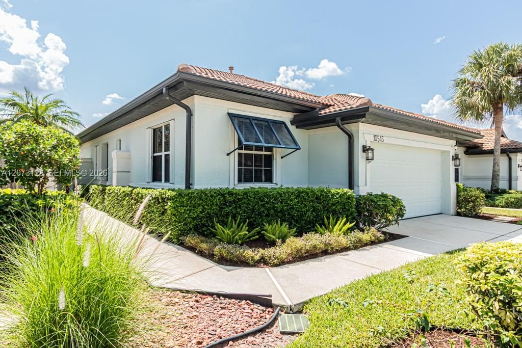 10545 Avila Cir, Fort Myers, FL 33913 photo 2