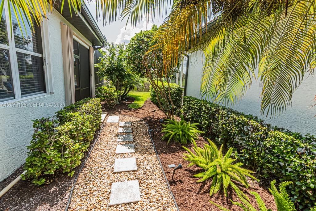 10545 Avila Cir, Fort Myers, FL 33913 photo 3