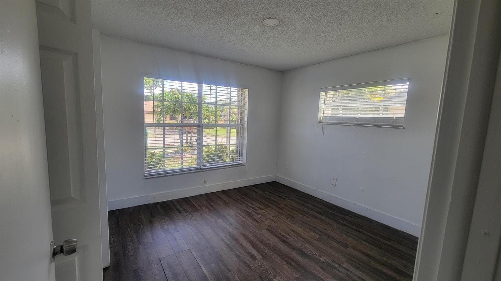 9520 W Daffodil Lane, Miramar, FL 33025 photo 5