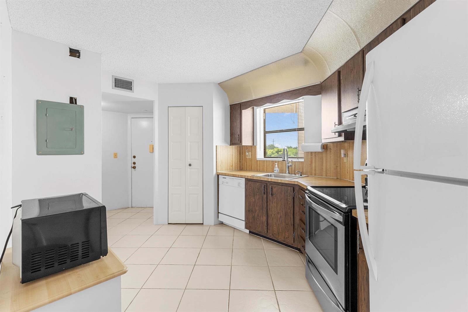 6555 W BROWARD Boulevard # 409, Plantation, FL 33317 photo 4