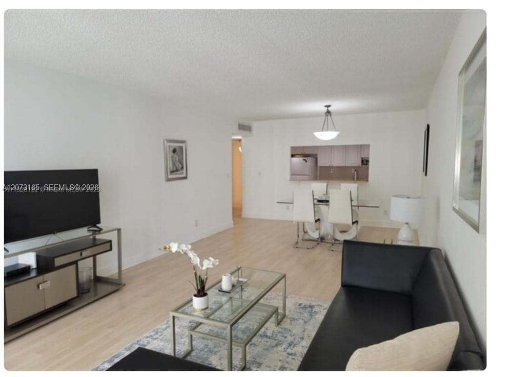 19390 Collins Ave # 1004, Sunny Isles Beach, FL 33160