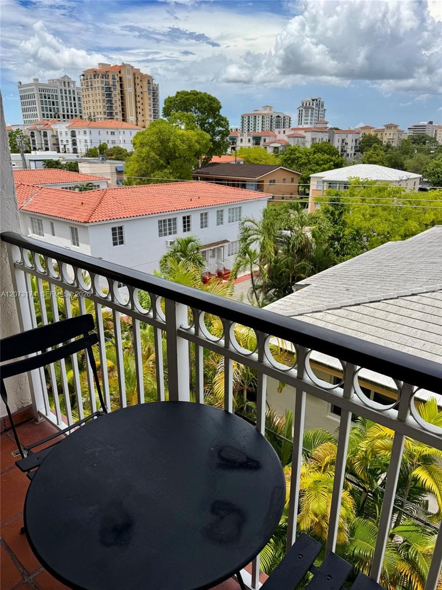 37 Majorca Ave # 402, Coral Gables, FL 33134 photo 2