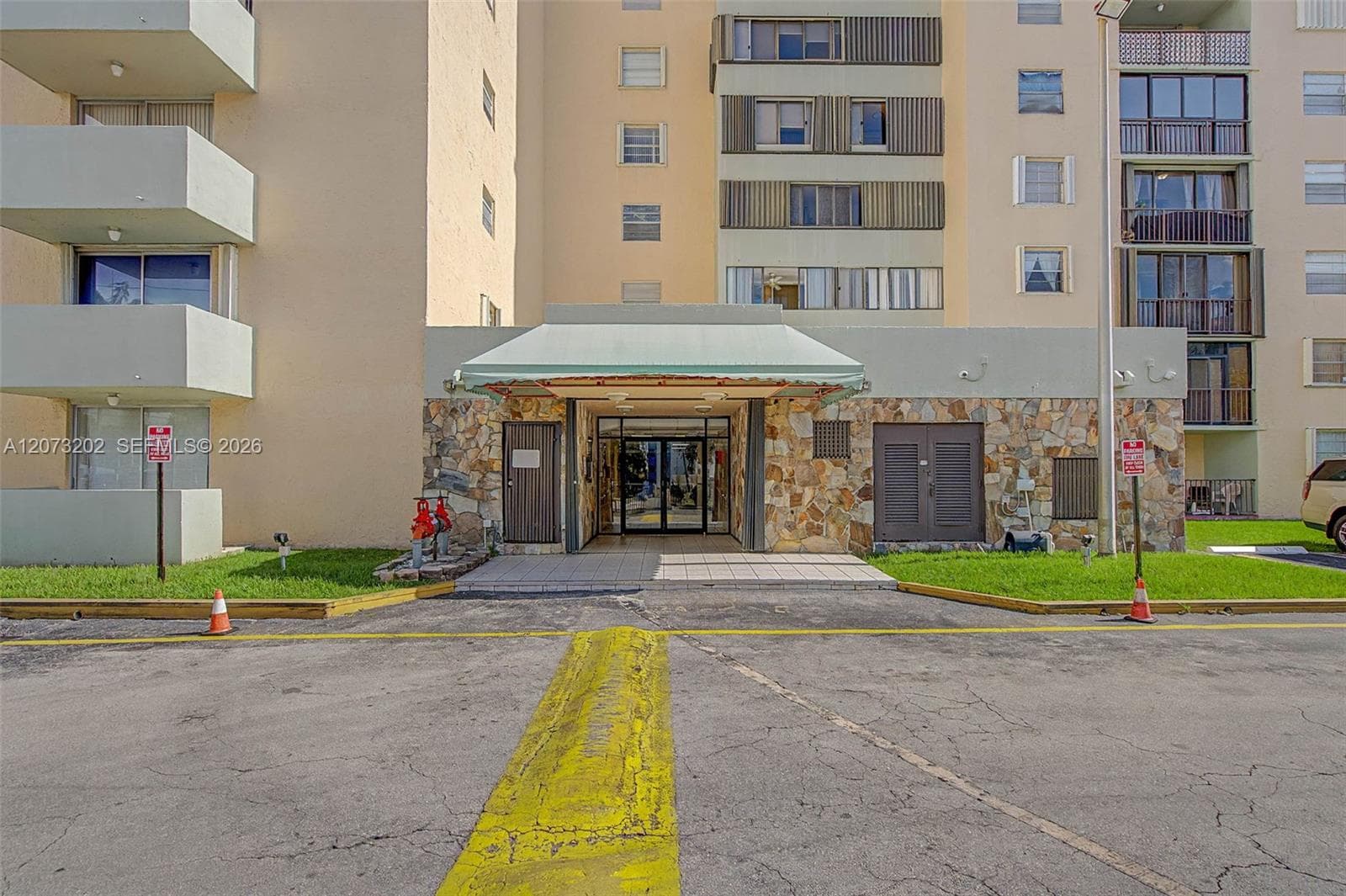 5055 NW 7th St # 112, Miami, FL 33126 photo 3