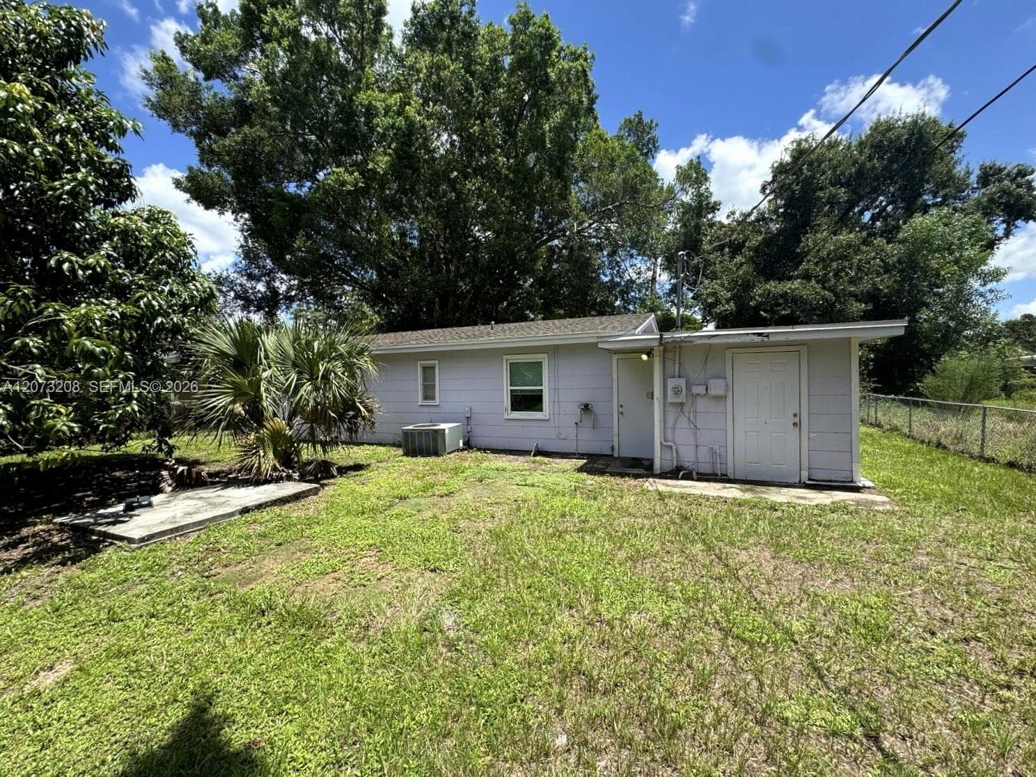 346 Muskegon Ave, Fort Myers, FL 33905 photo 2