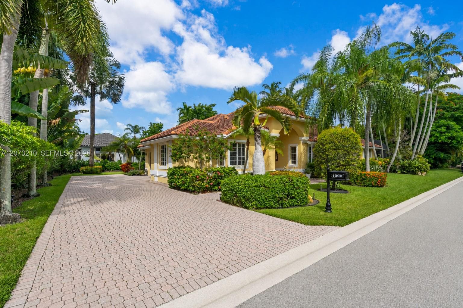1090 SW 156th Ave, Pembroke Pines, FL 33027 photo 3