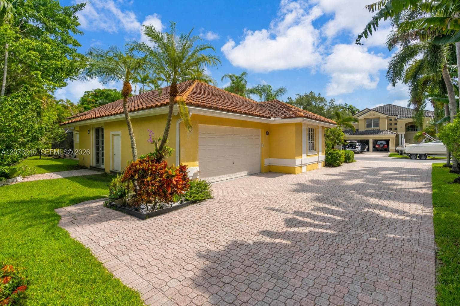 1090 SW 156th Ave, Pembroke Pines, FL 33027 photo 5