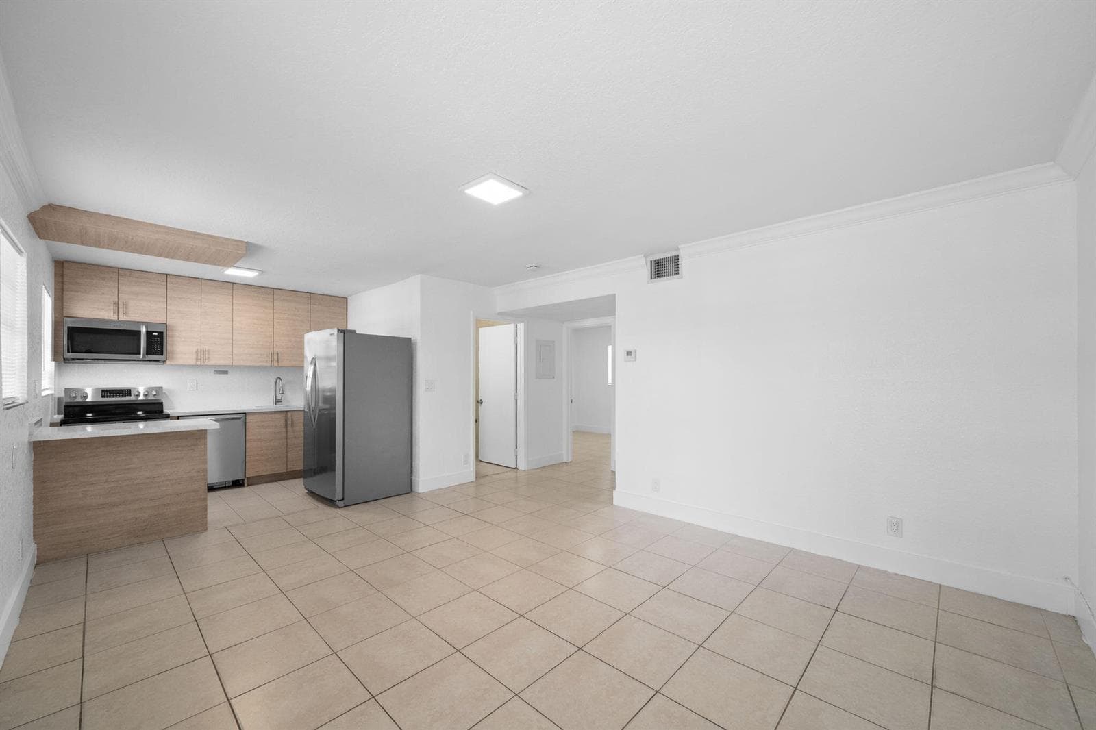 110 SE 2nd Street # 103, Hallandale Beach, FL 33009 photo 3