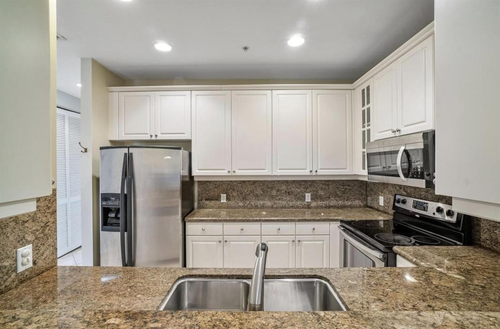 1410 PIAZZA DELLE PALLOTTOLE, Boynton Beach, FL 33426 photo 2