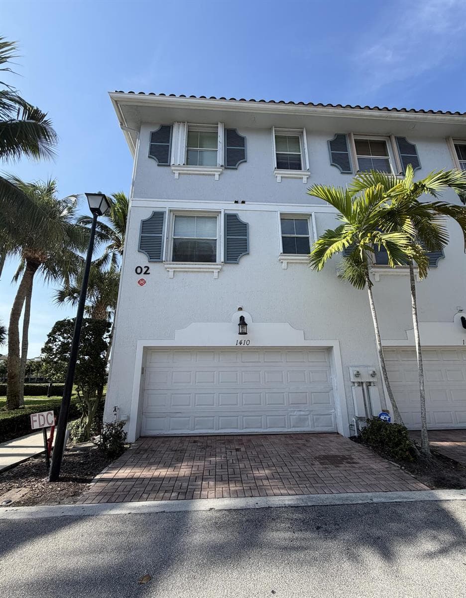 1410 PIAZZA DELLE PALLOTTOLE, Boynton Beach, FL 33426 photo 4