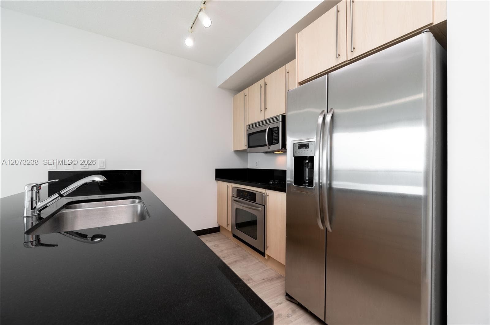 79 SW 12th St # 2602-S, Miami, FL 33130 photo 3