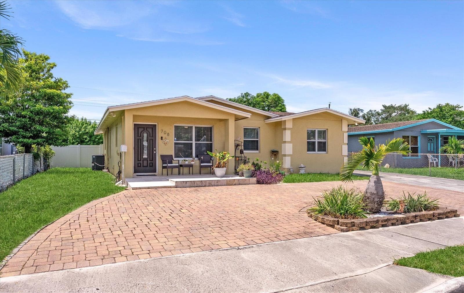 708 HILLCREST Boulevard, West Palm Beach, FL 33405 photo 2