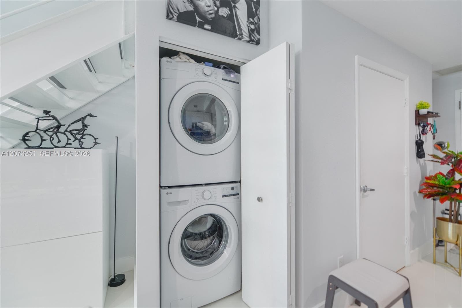 60 SW 13th St # 2404, Miami, FL 33130 photo 5