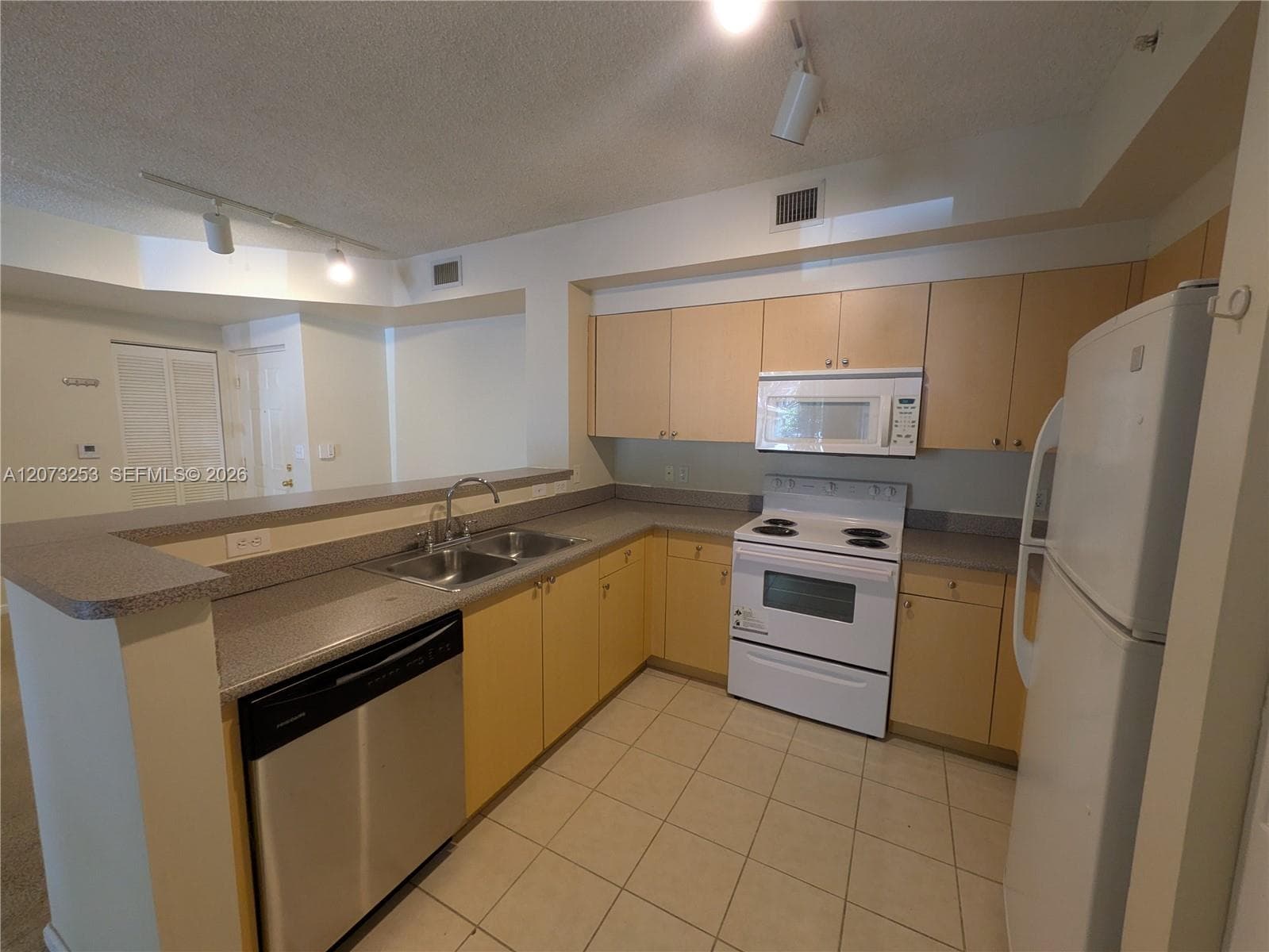 8060 N Nob Hill Rd # 101, Tamarac, FL 33321 photo 3