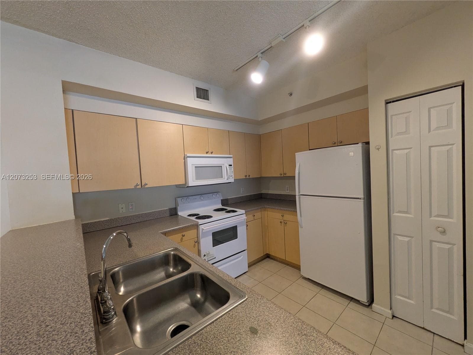 8060 N Nob Hill Rd # 101, Tamarac, FL 33321 photo 4