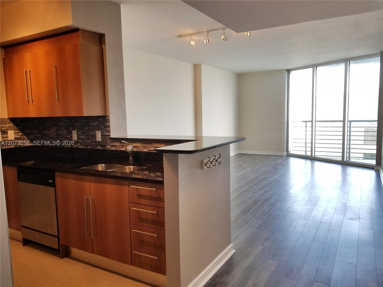 335 S Biscayne Blvd # 3802, Miami, FL 33131