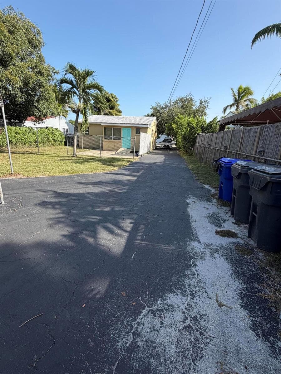 2647 PIERCE Street, Hollywood, FL 33020 photo 3
