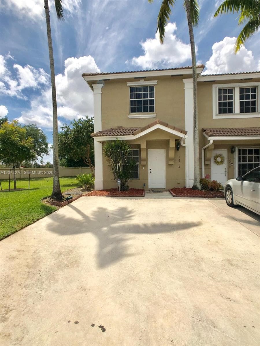 12218 SW 8th Ct, Pembroke Pines, FL 33025