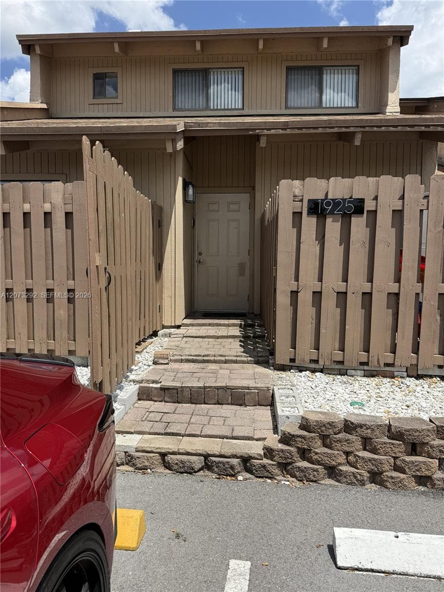 1925 SW 81st Ter, Davie, FL 33324 photo 2