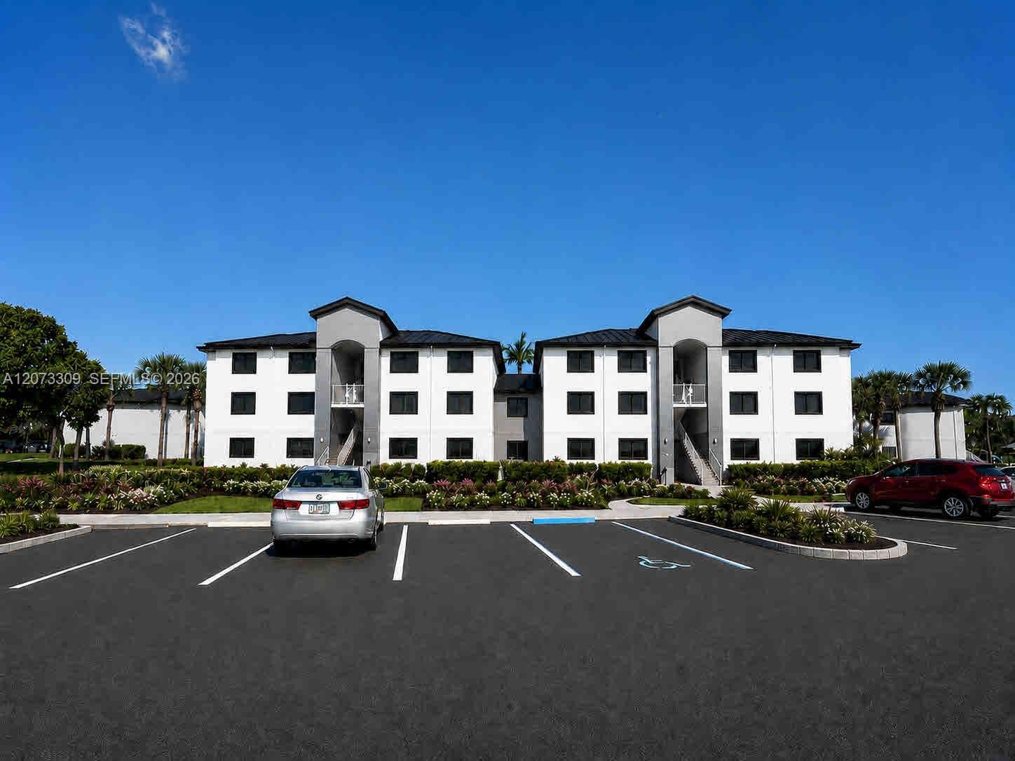 3690 N 56th Ave # 903, Hollywood, FL 33021