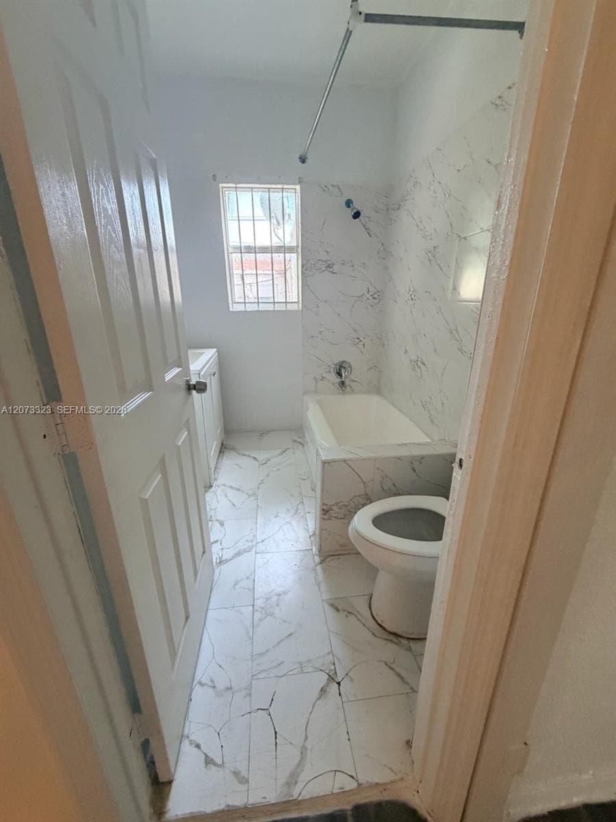786 NW 75th St # F, Miami, FL 33150 photo 5