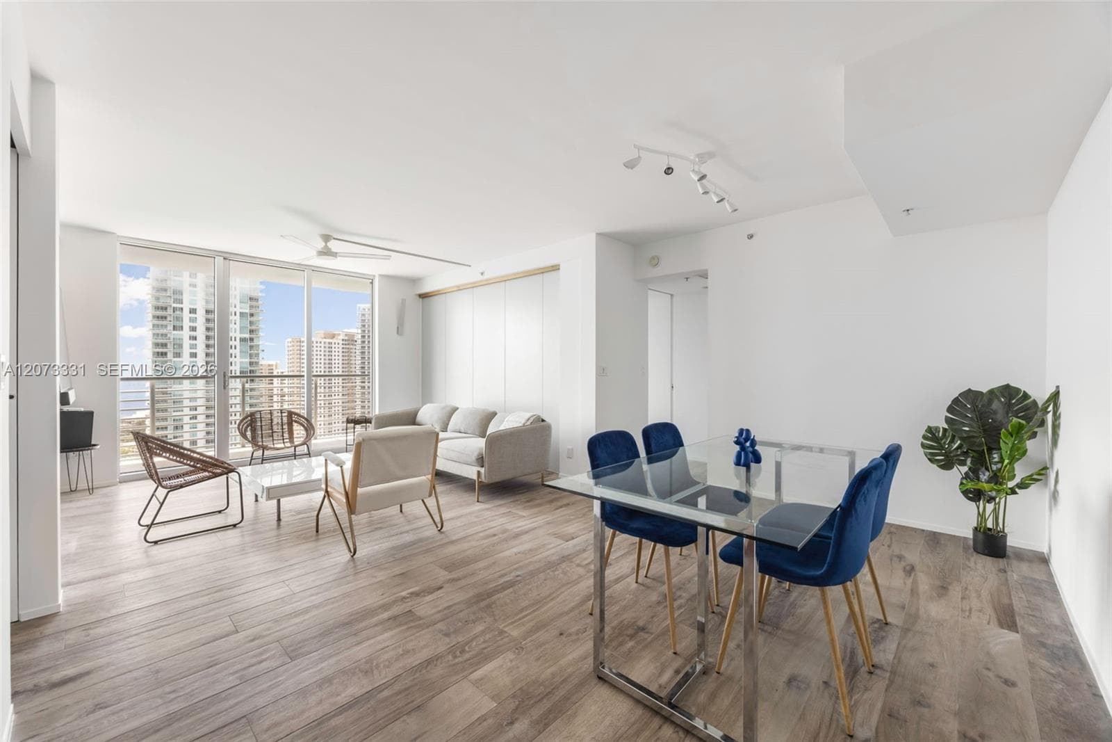 335 S Biscayne Blvd # 2805, Miami, FL 33131 photo 3