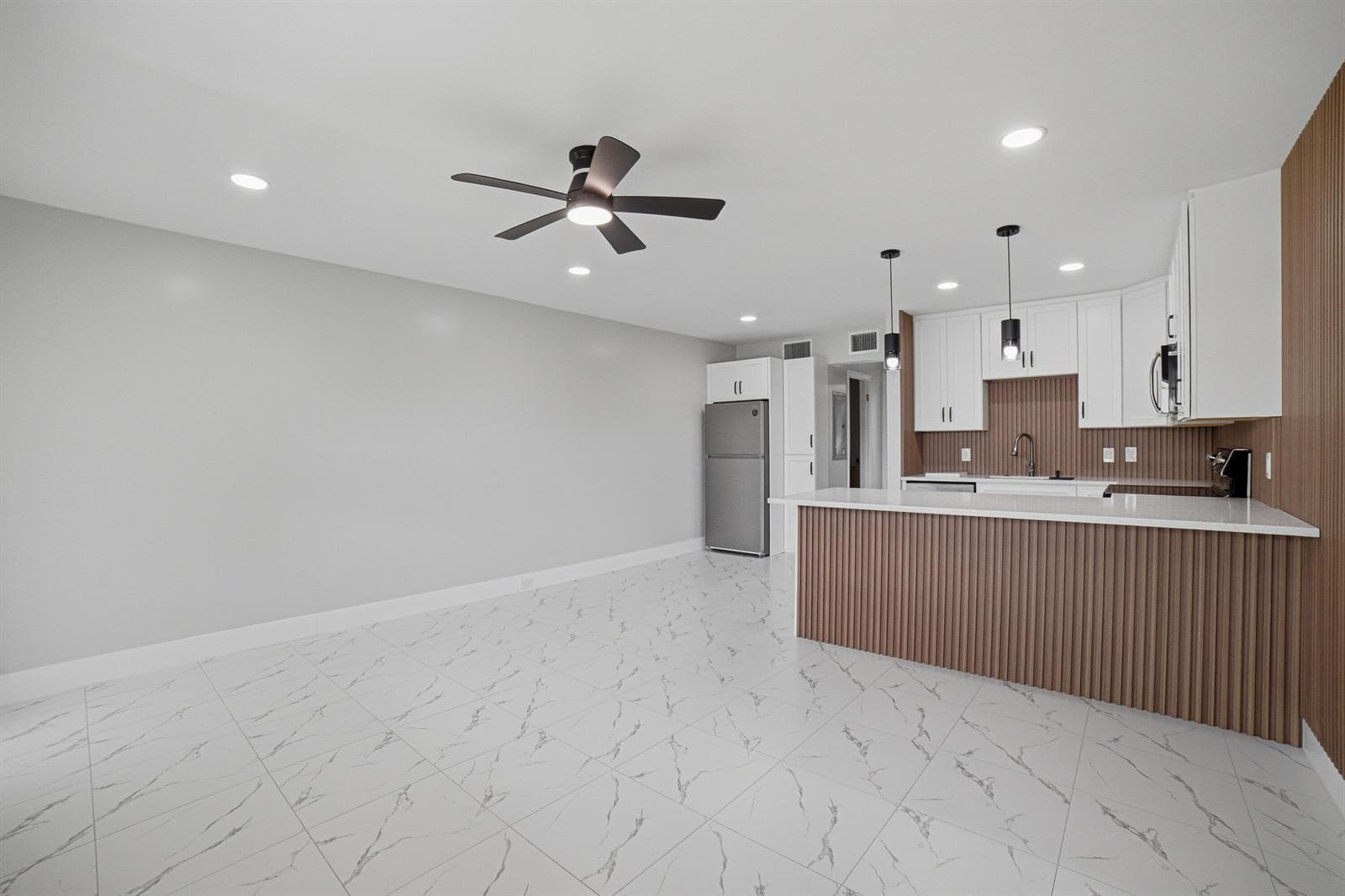 350 Farnham Q # 350, Deerfield Beach, FL 33442 photo 2