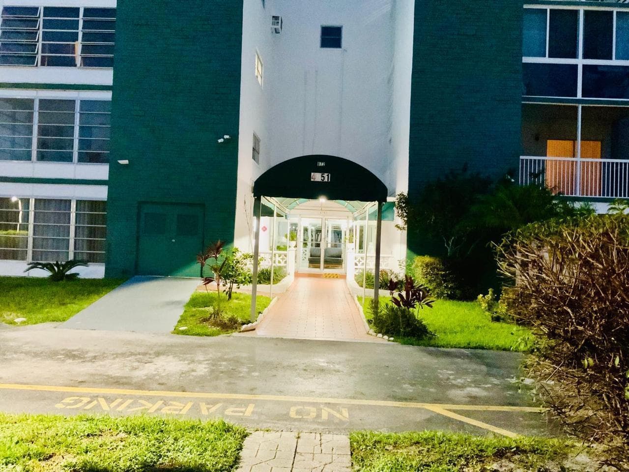 4751 NW 21ST Street # 116, Lauderhill, FL 33313