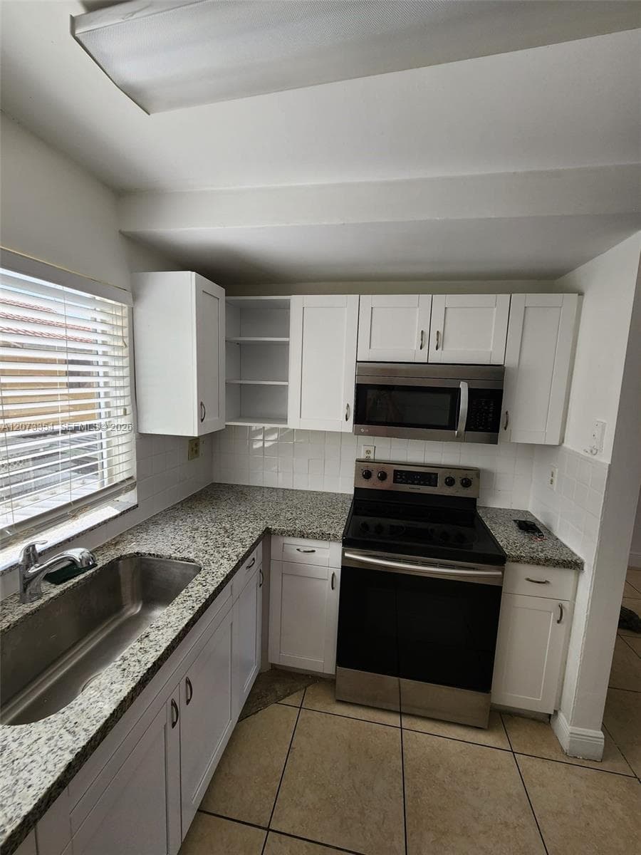 2770 W 61st Pl # 202, Hialeah, FL 33016 photo 2
