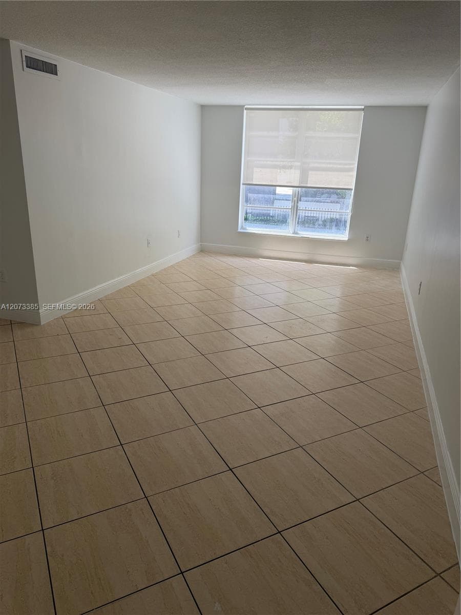 210 SW 11th St # 204, Miami, FL 33130 photo 2
