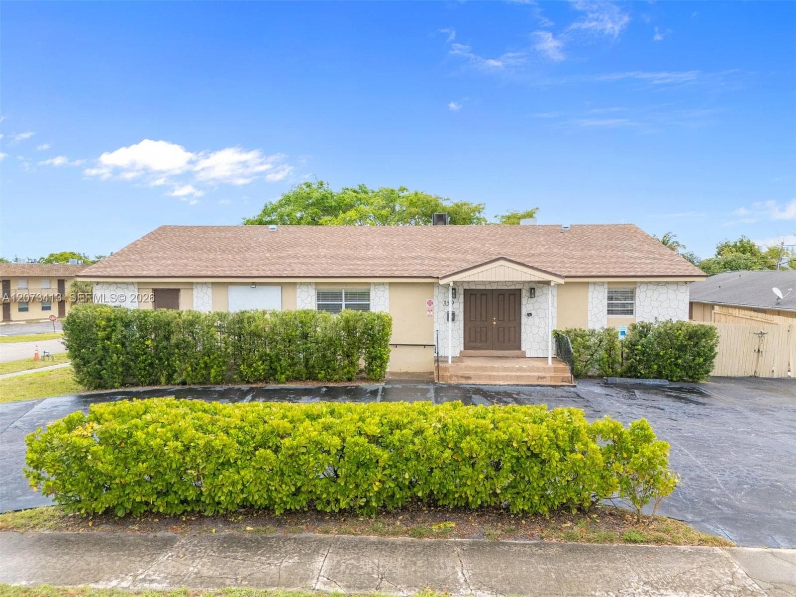 359 10th St, Lake Park, FL 33403