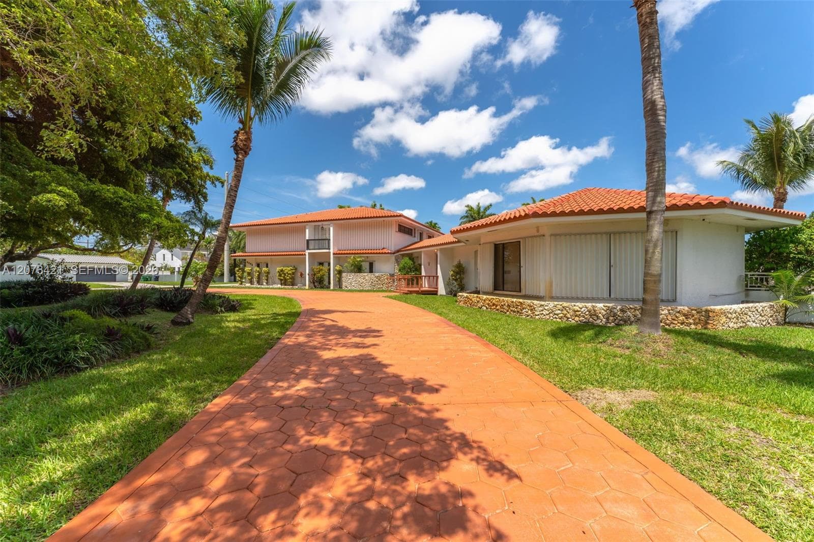 8390 SW 2nd St, Miami, FL 33144 photo 5