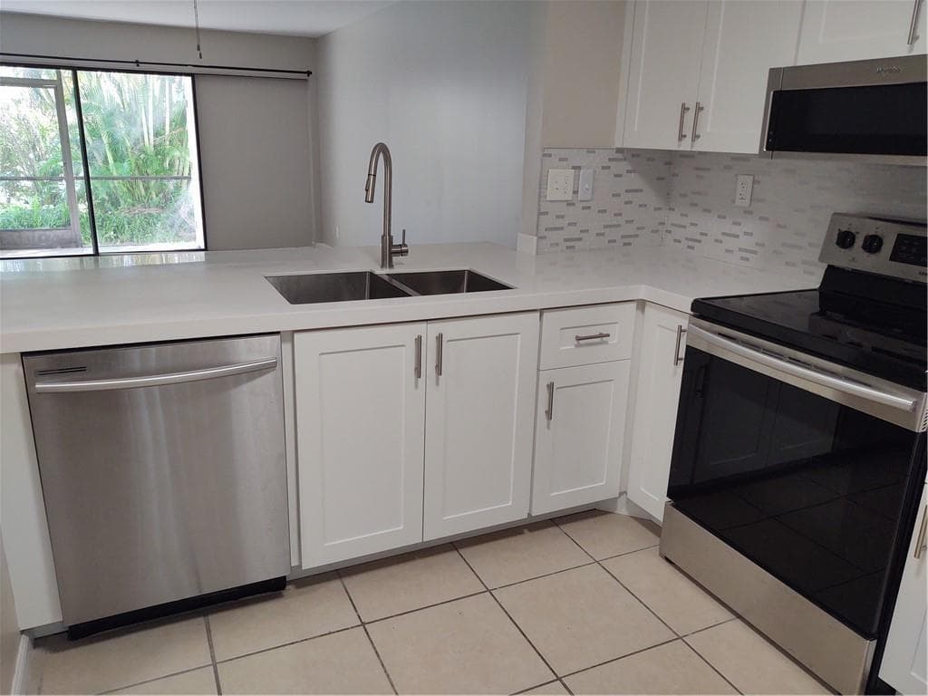 3275 FREDERICK Boulevard # 12D, Delray Beach, FL 33483 photo 2