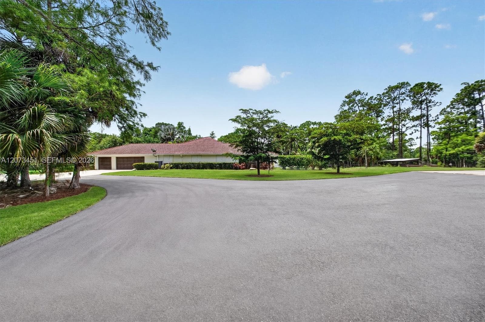 1215 Stallion Dr, Loxahatchee, FL 33470 photo 4