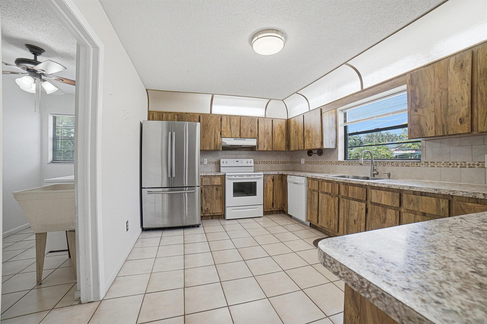 4340 SW 74th Avenue, Davie, FL 33314 photo 5