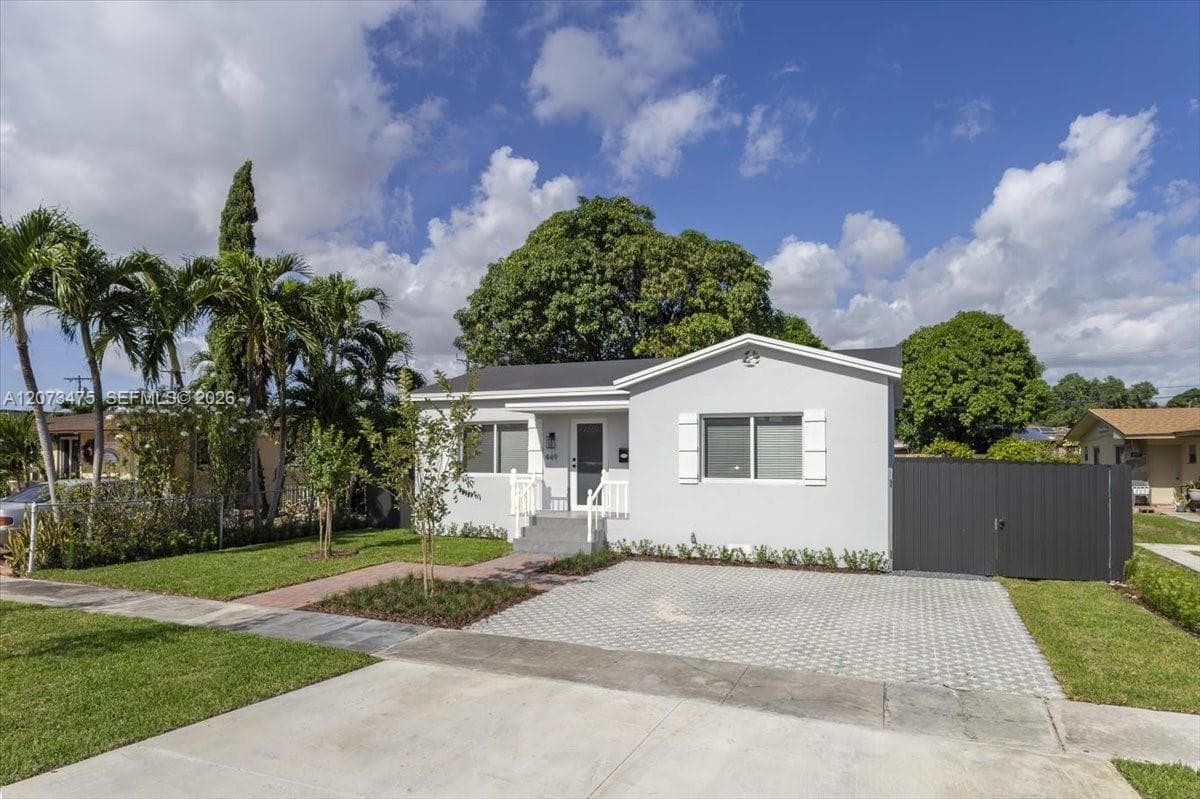 449 E 10th St, Hialeah, FL 33010 photo 2