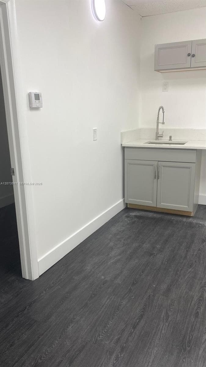 1710 NW 7th St, Miami, FL 33125 photo 4