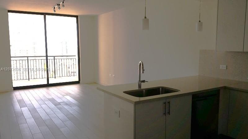 999 SW 1st Ave # 2510, Miami, FL 33130 photo 4