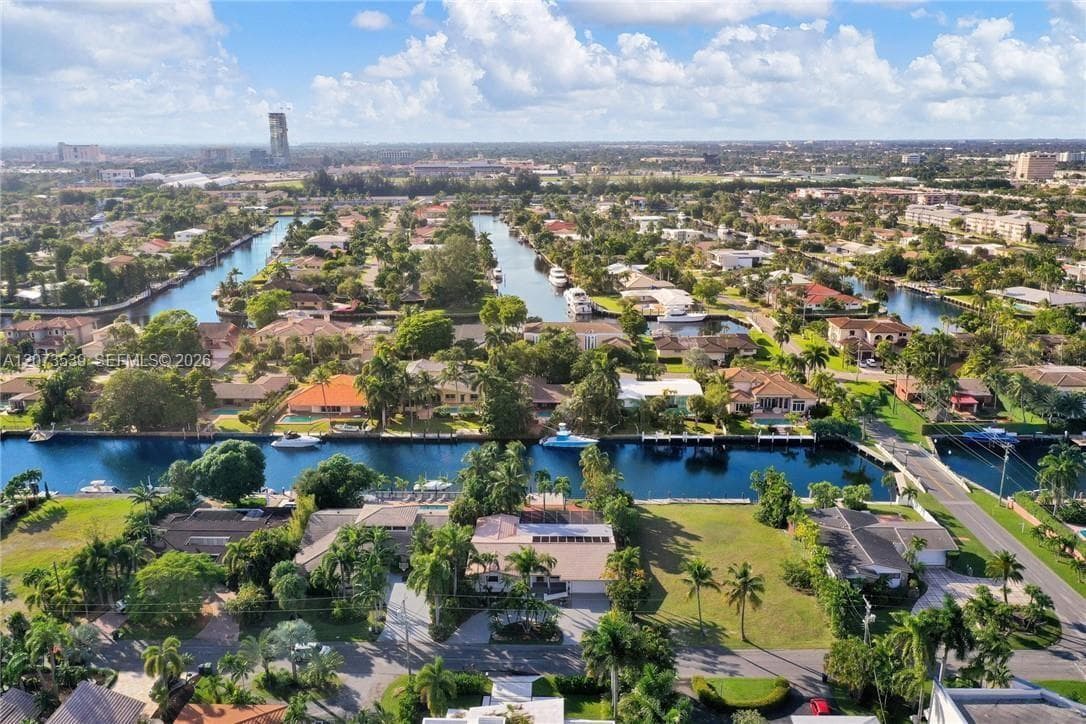 612 Hibiscus Dr, Hallandale Beach, FL 33009 photo 5