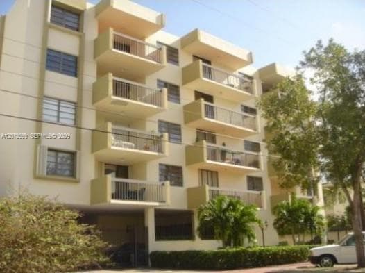 6937 Bay Dr # 410, Miami Beach, FL 33141
