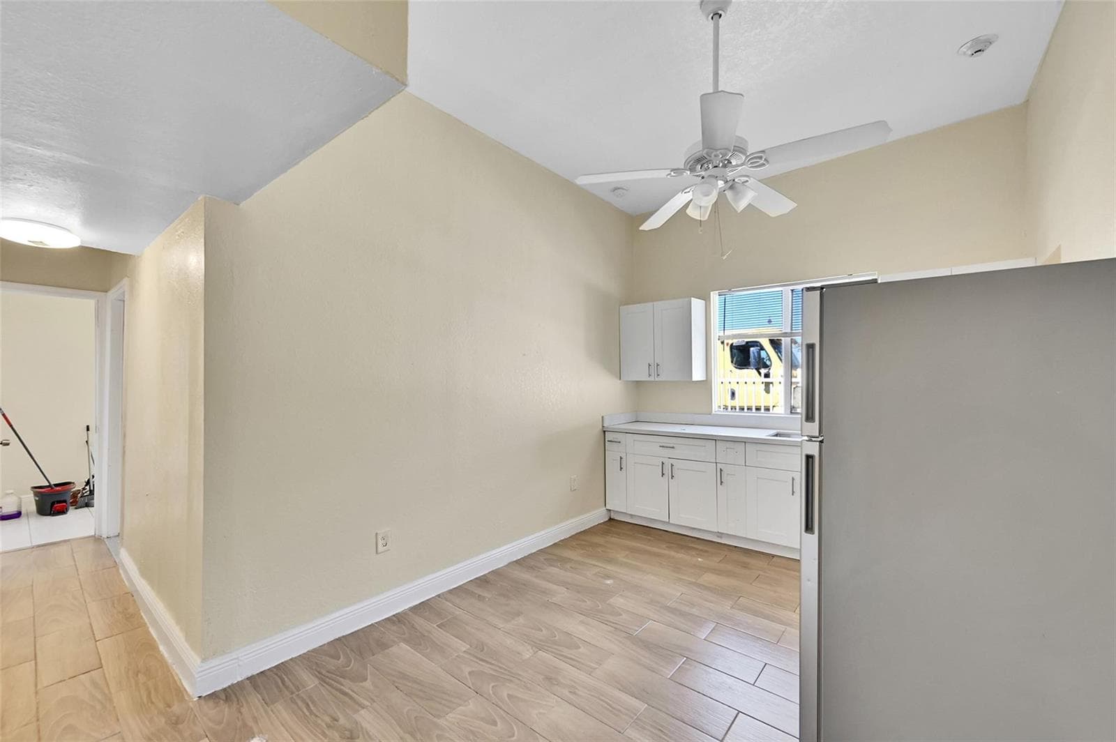 526 NW 15TH Way, Fort Lauderdale, FL 33311 photo 3