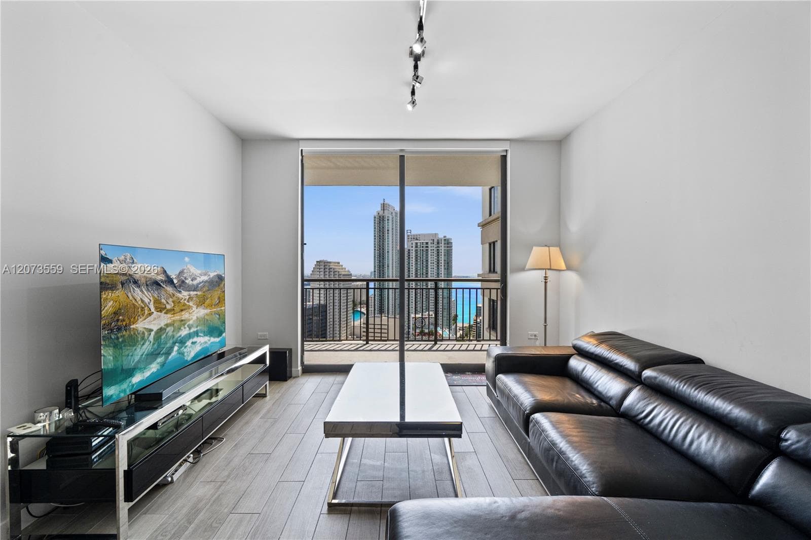 999 SW 1st Ave # 3307, Miami, FL 33130