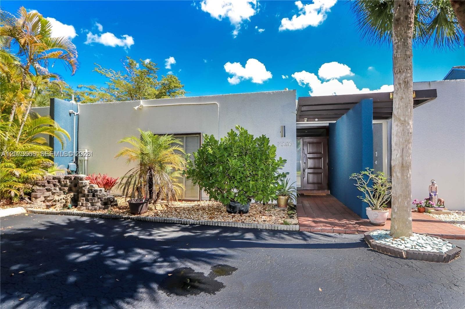 16509 Fox Den Ct, Miami Lakes, FL 33014 photo 4