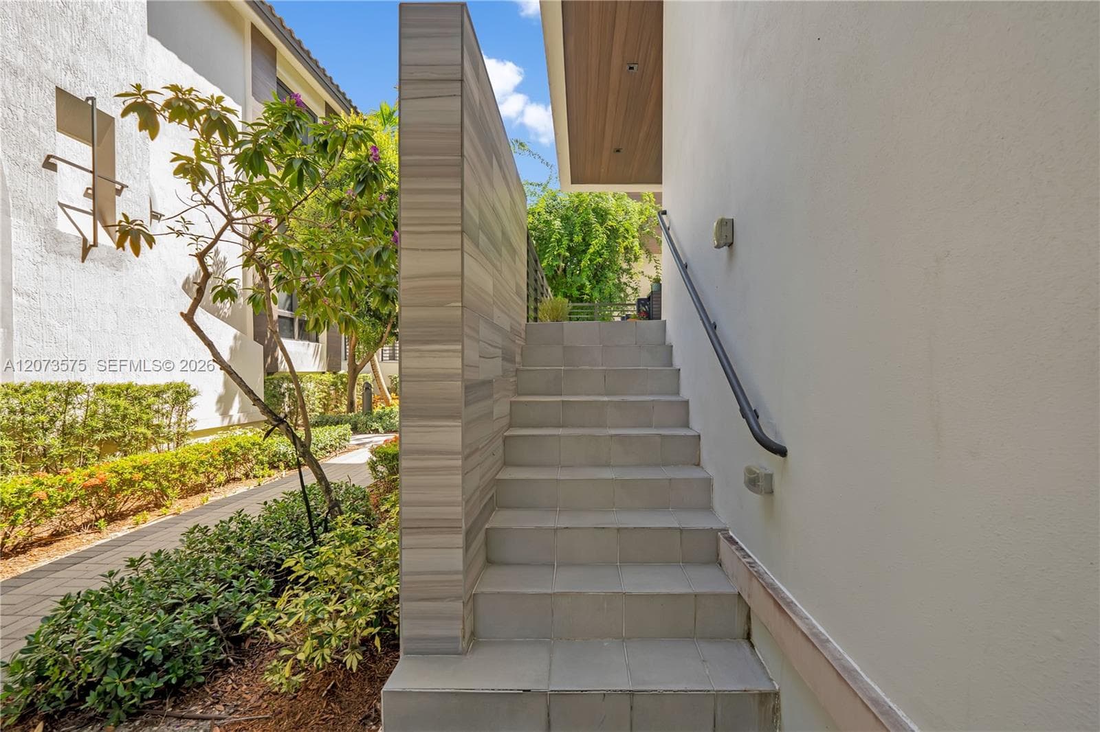 8267 NW 48th St, Doral, FL 33166 photo 4