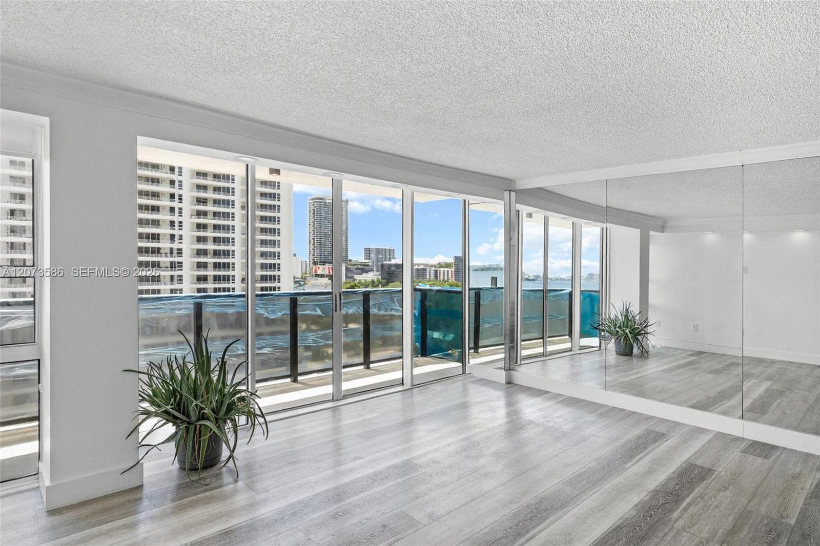 600 NE 36th St # 1404, Miami, FL 33137 photo 2