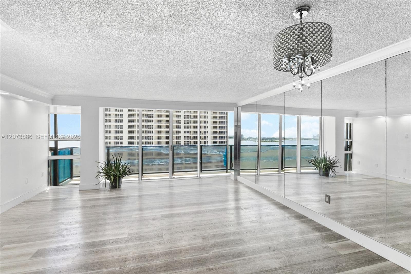 600 NE 36th St # 1404, Miami, FL 33137 photo 3