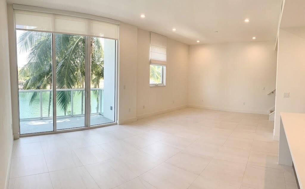 31 SE 5TH Street # 202, Miami, FL 33131 photo 3