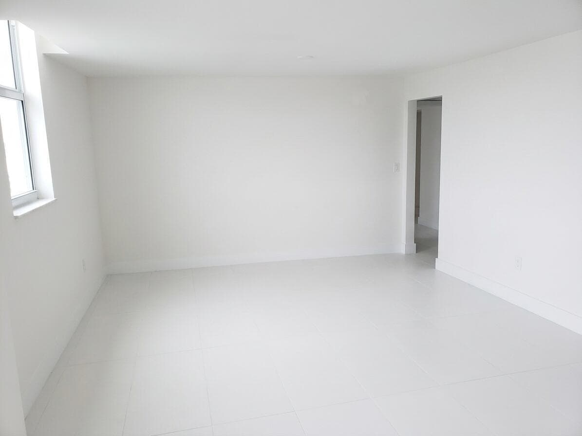 31 SE 5TH Street # 202, Miami, FL 33131 photo 4