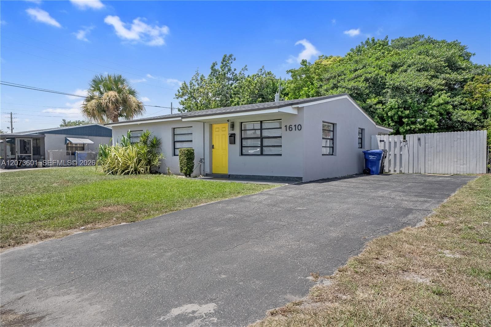 1610 S 24th Ct, Hollywood, FL 33020 photo 2